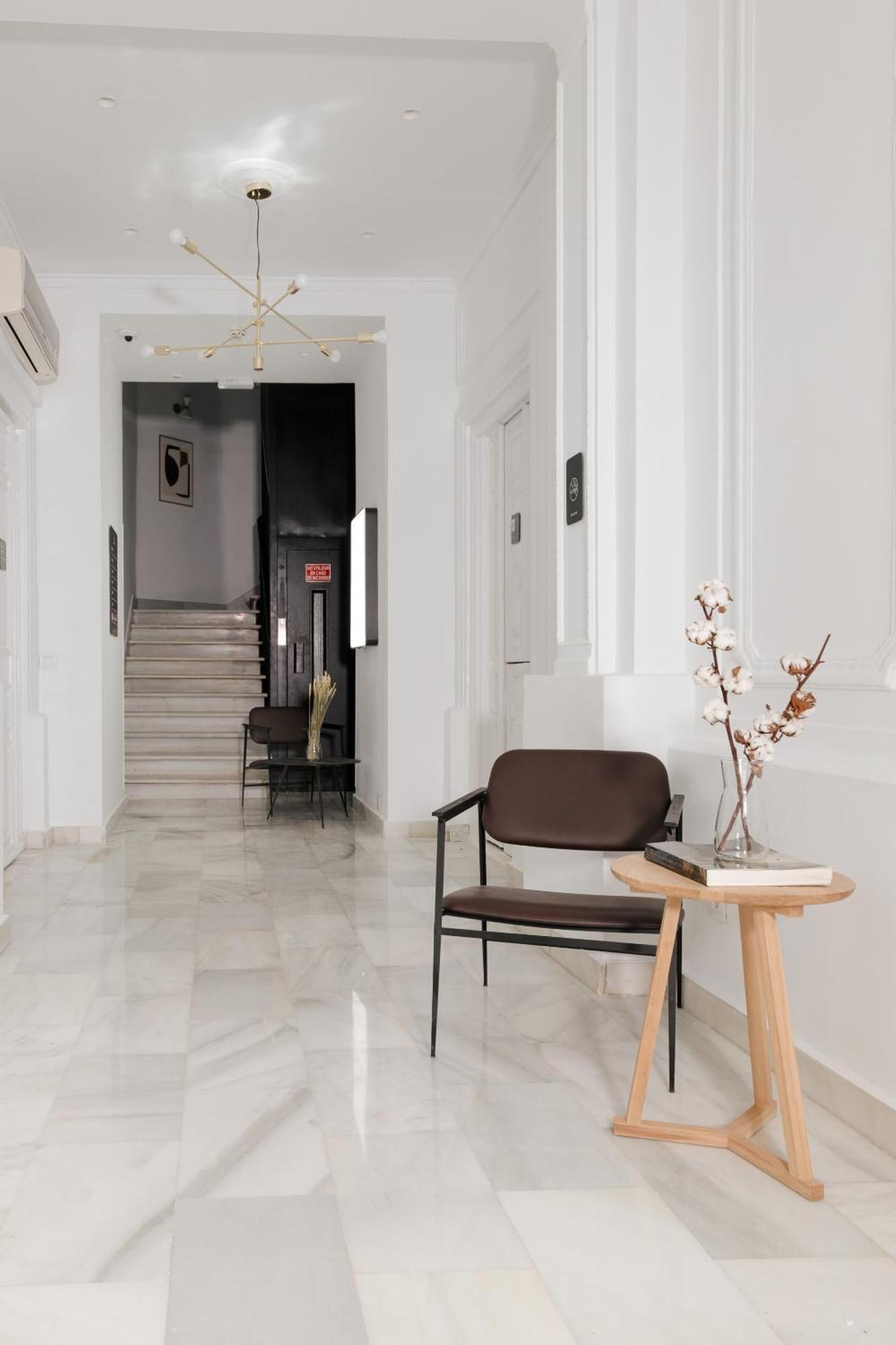Sonder Santa Ana Lejlighedshotel Madrid Eksteriør billede